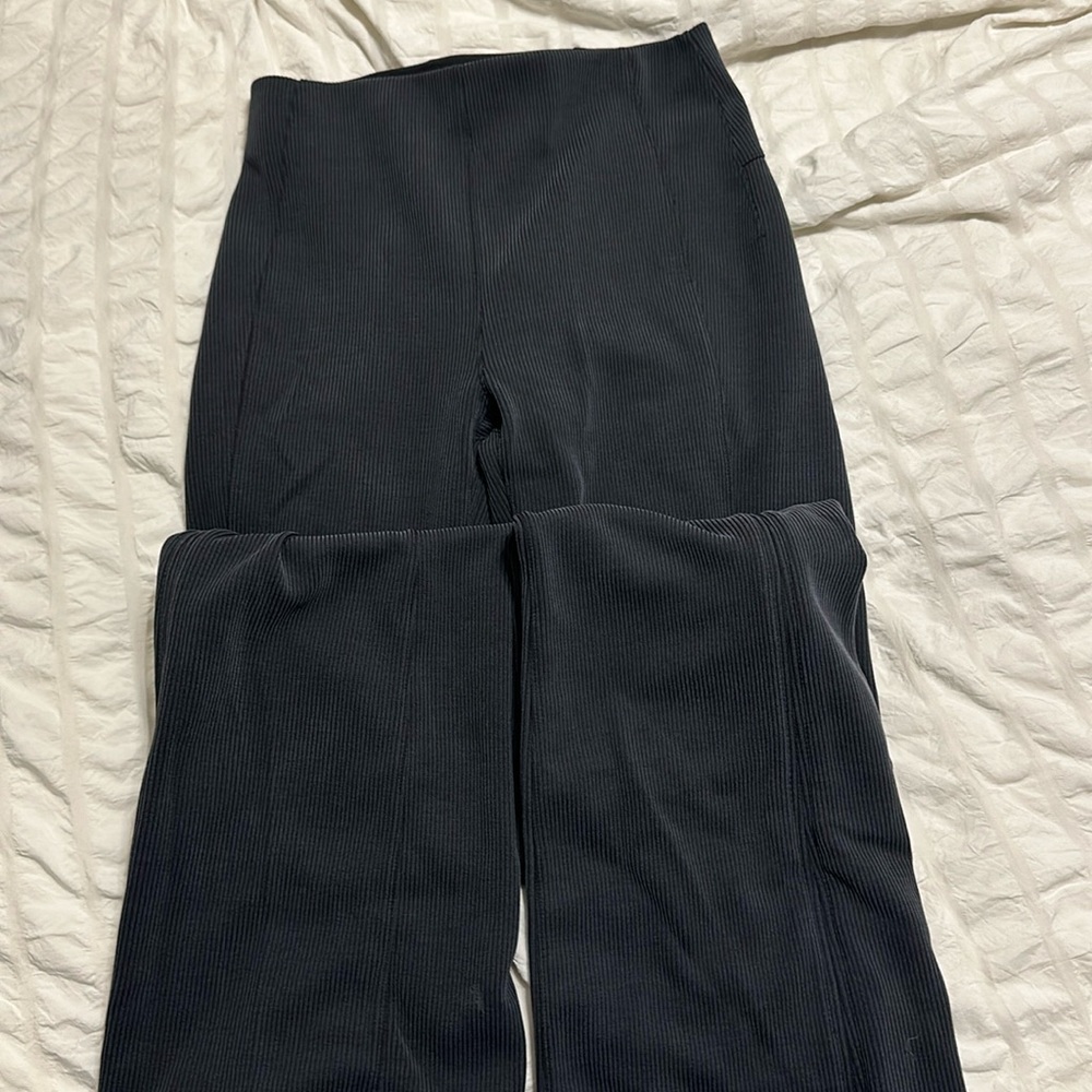 Ribbed flare pants